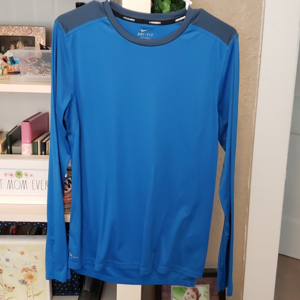 Nike Dri Fit Athletic Running Shirt